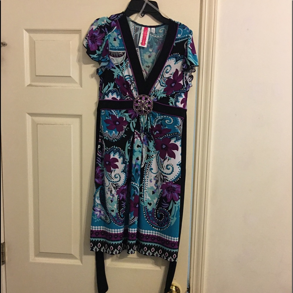 Dress - Picture 4 of 4